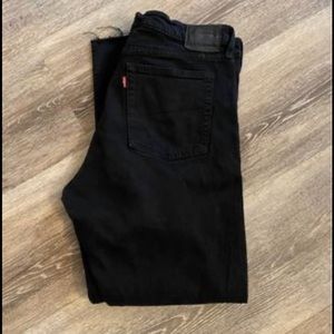 Black wedgie Levi jeans